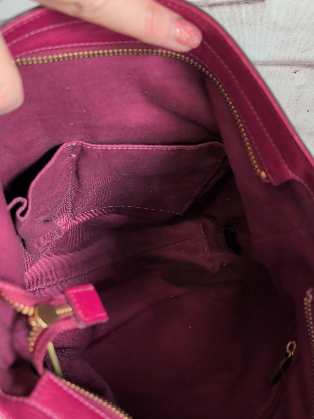 Fossil Pebbled Leather Shoulder Bag in Berry Purple - Picture 7 of 12